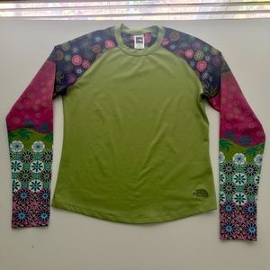 TNF Vapor Wick Mandala Print Athletic Rash Guard M
